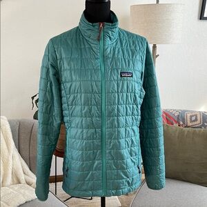 Patagonia Teal lightweight Puffer Jacket with High Collar